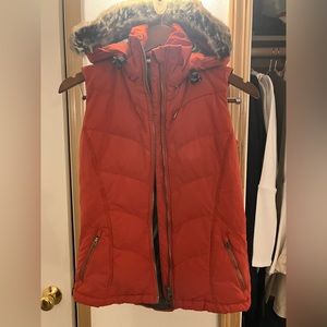 Athleta Ridgeview Down Vest with detachable fur hood